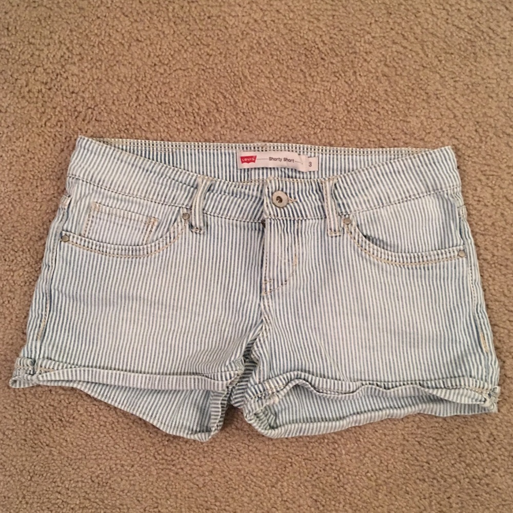 Levi’s sz 3 Shorty Short low rise Y2K !!